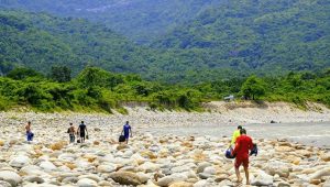 সাদা পাথর লুট