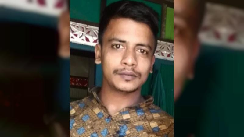 অ্যাম্বুলেন্সে করে লাশ এনে ফেলা হয় ইনানী সৈকতে