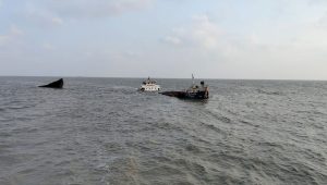 বঙ্গোপসাগরে মাছ ধরার নৌযান ডুবে নিখোঁজ ৮